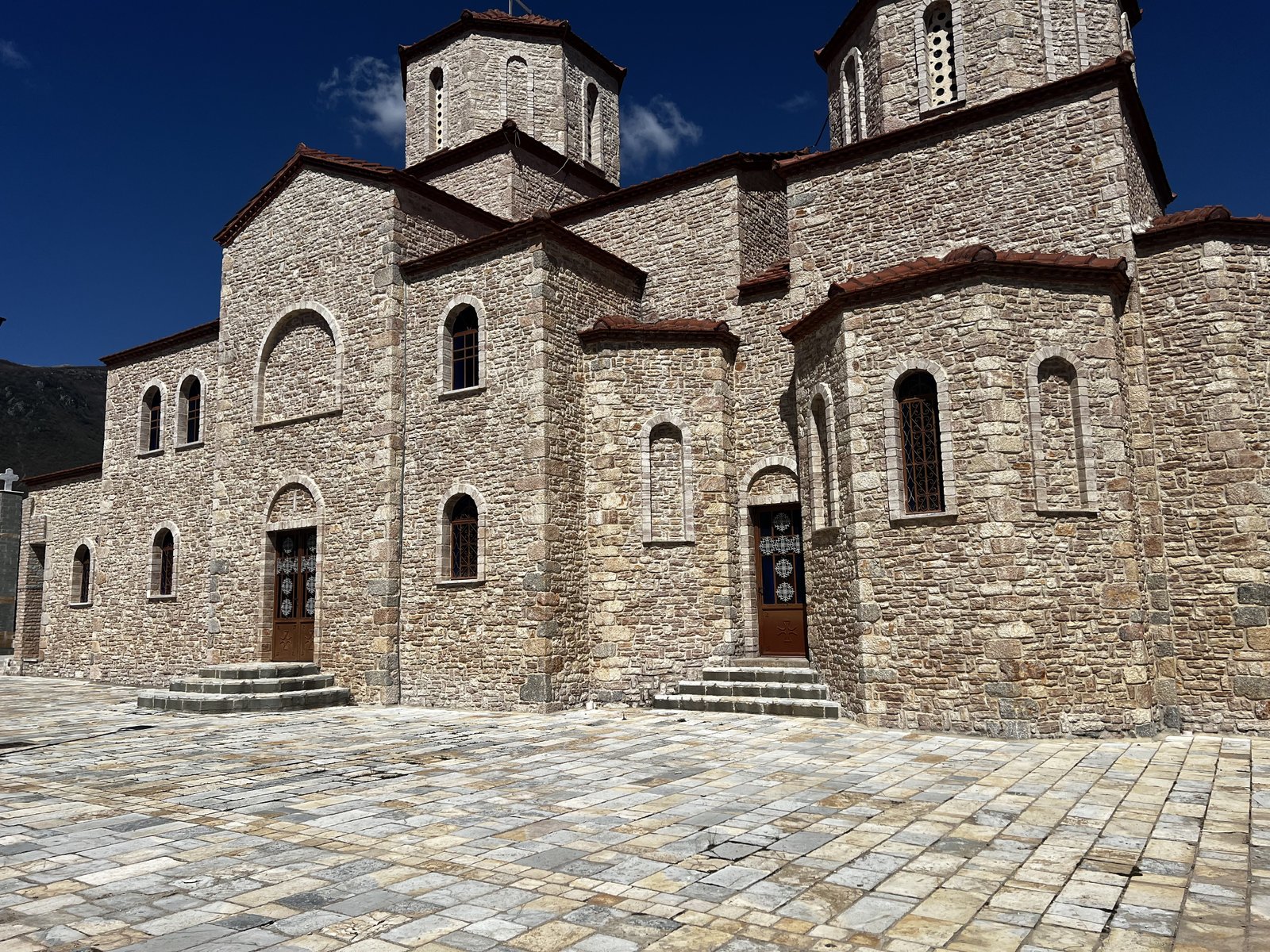 Church of Saint Michael, Liqenas, second view